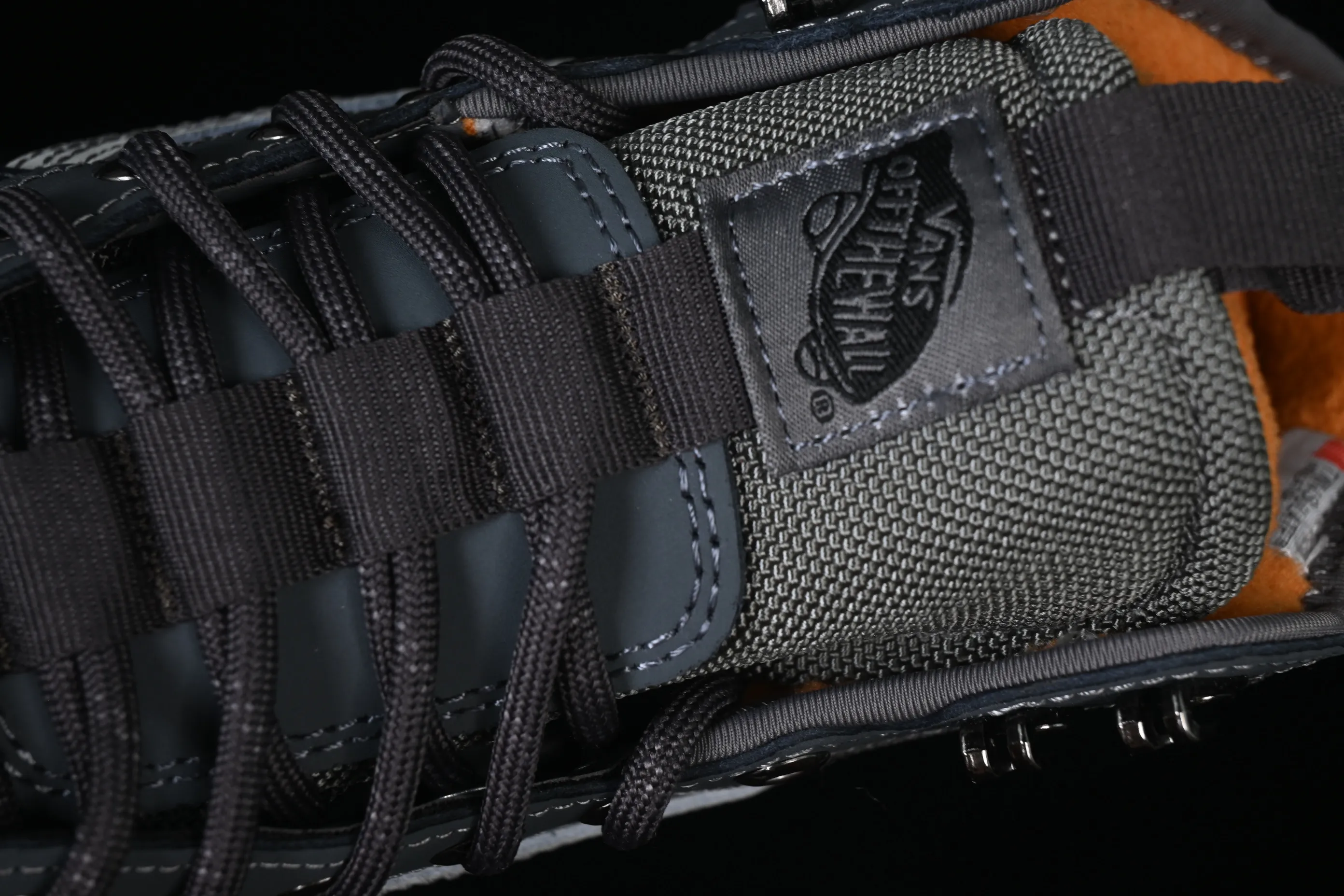 All categories Vans Vans series Vans Hi Vans high-top Vans Sk8-Hi Gore Te Outdoor adventure series round-toe lace-up high-top outdoor functional casual shoes VN0A5I116MP